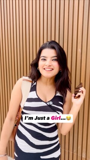 Mahima Seth Instagram - Girls like to Swing 💅
.
.
.
.
.
.
Girls , Girl Power , Besties , Female Friendships , Comedy , Funny 
.
.
.
.
.
.
.
.
#comedyreels #desifun #funnyvideos #bestfriends #couplegoals #bestfriendsforever #indianwedding #girlstrip #girlswholikegirls #girlsgirlsgirls #womenfriendship