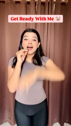 Mahima Seth Instagram - Get Ready With Me to look like a Clown 🤡 
.
.
.
.
.
.
.
.
.
.
Fashion , Funny , Comedy , GRWM , Christmas , Winter Fashion
.
.
.
.
.
#winterfashion #comedyreels #desifun #funnyvideos #bestfriends #couplegoals #indianwedding #grwm #grwmmakeup #grwmreel #grwmoutfit