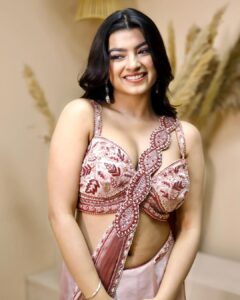 Mahima Seth Most Liked Photos and Posts