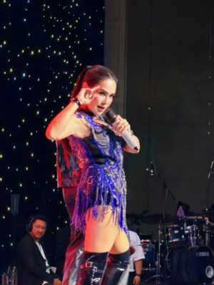 Mai Charoenpura Instagram - Precious Night to remember🦋✨⭐️💫🌟✨⚡️ขอบพระคุณชาวปตท 💥🔥💧ขอบคุณทุกกำลังใจคร้า💙🩵💙🩵💙🩵💯🙏🏻💋🎸🎺🎤🎹🎼 #me #mai #maicharoenpura #rockstar