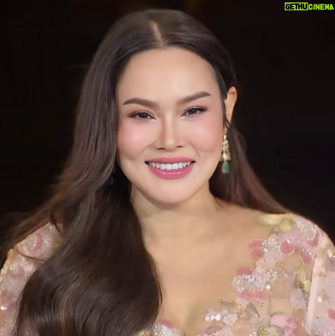 Mai Charoenpura - 3 Likes - วันที่9--เดือน9 จง9ต่อไปอย่างงดงาม You n i get through all n c the light if v just😁 #me #music #mai #maicharoenpura ⭐️⭐️⭐️⭐️⭐️⭐️💡💡💡💎💎💎👫💋🦋🌈🎼