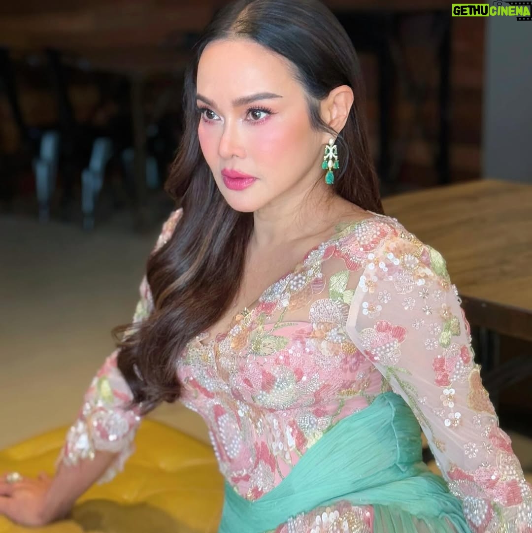 Mai Charoenpura - 3 Likes - วันที่9--เดือน9 จง9ต่อไปอย่างงดงาม You n i get through all n c the light if v just😁 #me #music #mai #maicharoenpura ⭐️⭐️⭐️⭐️⭐️⭐️💡💡💡💎💎💎👫💋🦋🌈🎼