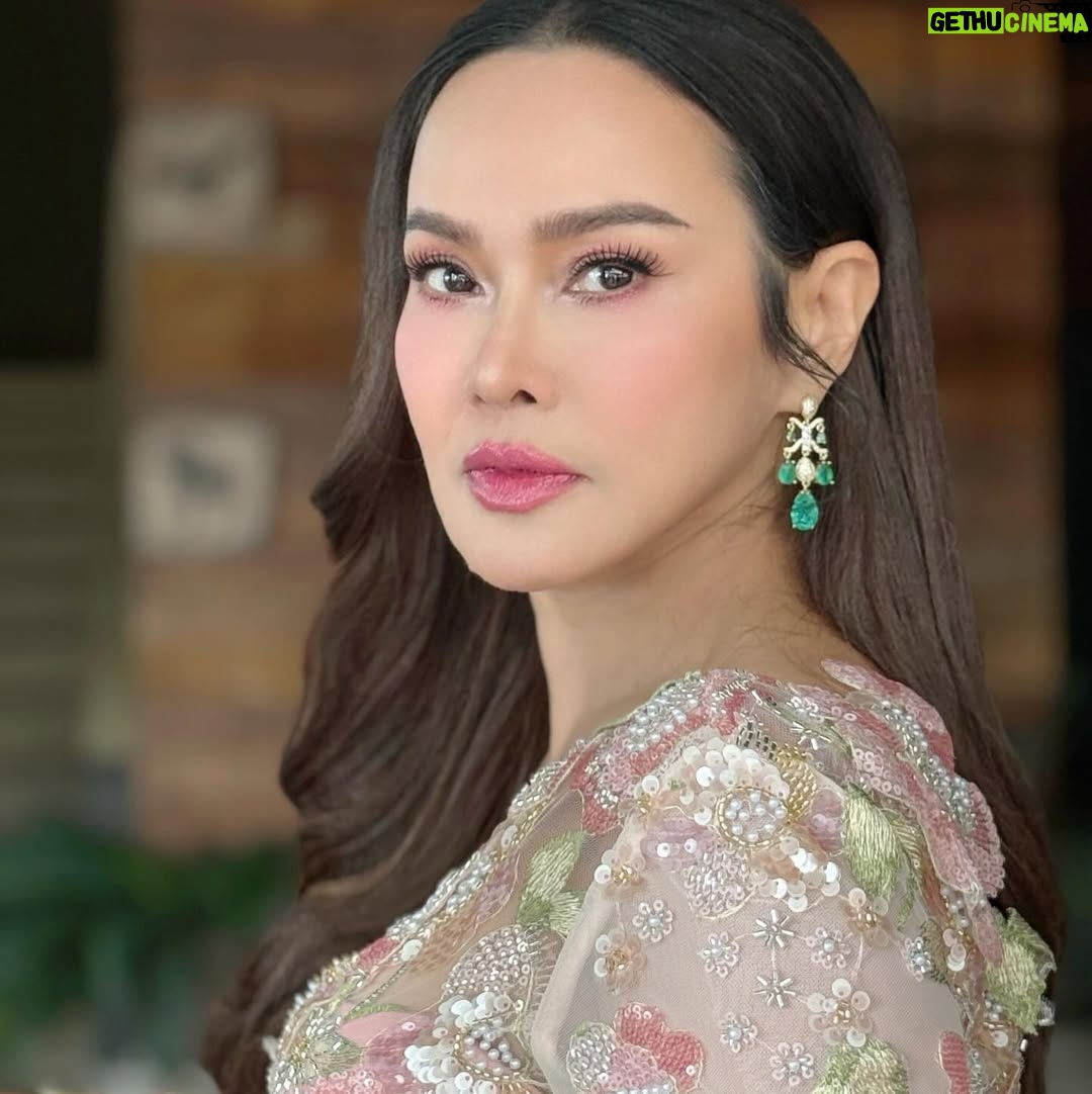 Mai Charoenpura - 3 Likes - วันที่9--เดือน9 จง9ต่อไปอย่างงดงาม You n i get through all n c the light if v just😁 #me #music #mai #maicharoenpura ⭐️⭐️⭐️⭐️⭐️⭐️💡💡💡💎💎💎👫💋🦋🌈🎼