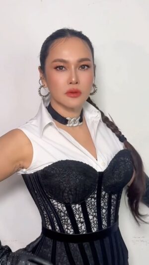 Mai Charoenpura Instagram - Love u til the endš©¶ #m #mai #rockstar #staytune