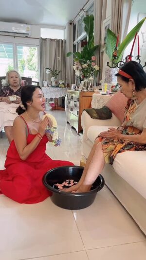 Mai Charoenpura Instagram - 12August2025 Mothers day on earthššš»š1mother only mum in 1Life #always #mum ąø£ąø±ąøą¹ąø”ą¹