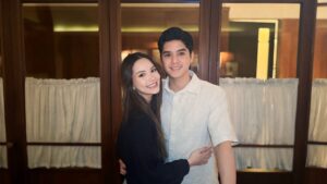 Maia Estianty Instagram - Bismillah, doakan lancar sampai bulan Juni !!!
Dinner intimate ngobrol masa depan berdua…
Membahas tanggal…
Dan plan nya…. ❤️❤️❤️
@alyssadaguise @alghazali7
Doakan ya Guys…
#maiaestianty #irwanmussry #rencanapernikahan #alghazali #alyssadaguise #semakintuasemakinbahagia #akanmenikah