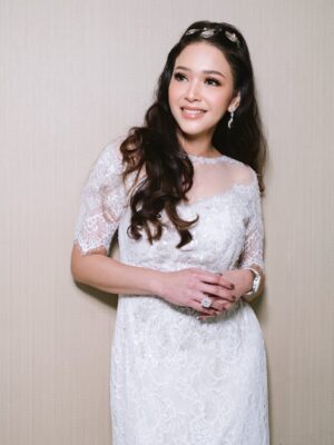 Maia Estianty Instagram - Jika kamu telah berbuat baik, kemudian kamu anggap semua orang sama baiknya sama seperti kamu, tetapi mereka malah mengecewakan kamu, dan tidak menghargaimu…. ???
Jangan capek capek untuk membuktikan diri bahwa kamu berharga di mata orang yang buta melihat kebaikan dan kelebihan dirimu, percuma….
Berjalan sendirian lebih baik daripada dikelilingi orang2 yang hatinya munafik… atau palsu…
Setuju ???
#mua by : @deanmua_
#hairdo by : @tommy_halyumi
#dress by : @olive_and_hers
#photo by : @agrasuseno
#song written by : Maia
#todayswisdom #maiaestianty #semakintuasemakinbahagia #katabijakhariini
