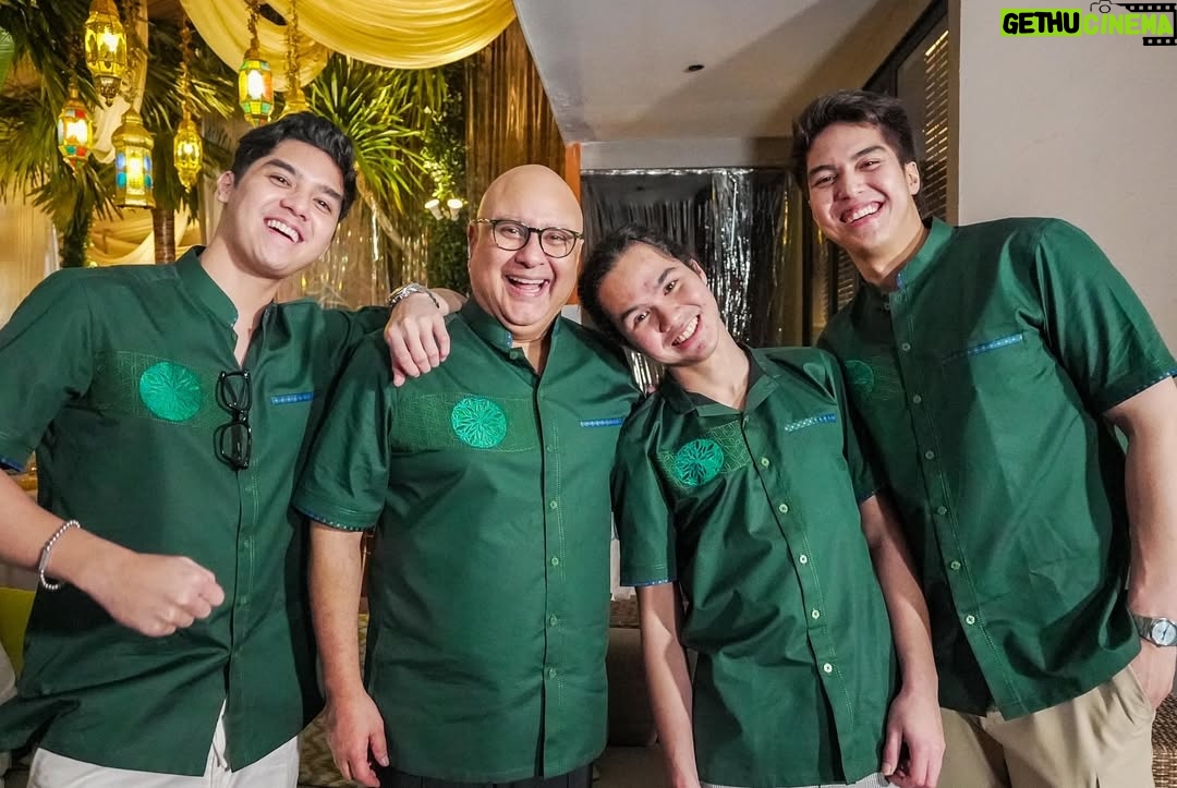 Maia Estianty - 478.5K Likes - Kami keluarga Harjono Sigit dan keluarga Mussry mengucapkan Selamat Hari Raya Idul Fitri
Mohon maaf lahir & batin ❤️🖤