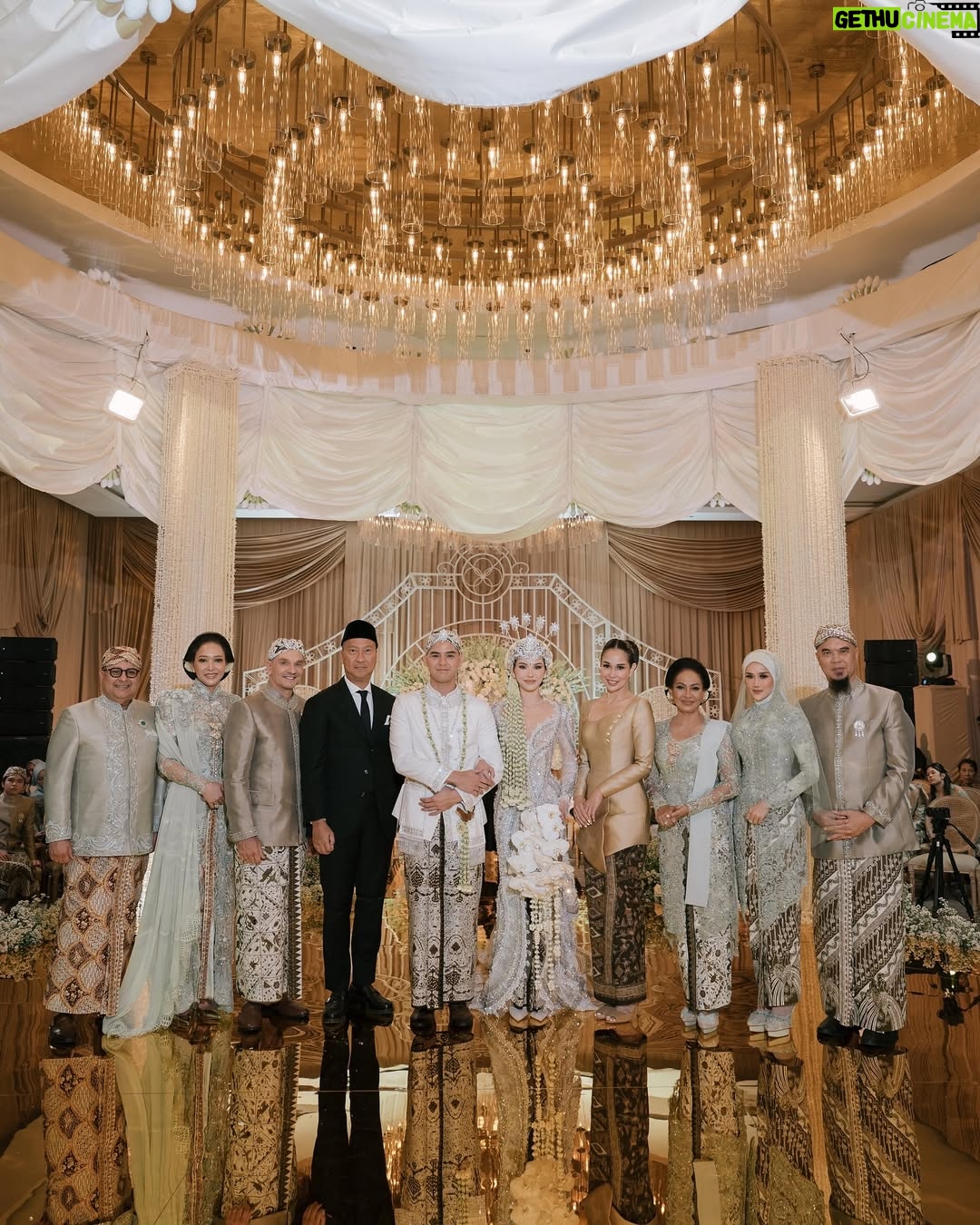 Maia Estianty - 1.8 Million Likes - Kemarin, kami saksikan dua jiwa bersatu dalam cinta yang Kau ridhoi. Hari ini, kami hanya memohon pada-Mu, ya Rabb… genggam erat hati @alyssadaguise dan @alghazali7 dalam kesetiaan dan kasih sayang. Jadikan mereka teman sehidup sesurga, hingga akhir waktu. 
Jadikan rumah tangga mereka penuh cinta, sakinah, mawaddah, warrahmah. Ampuni segala khilaf mereka, bimbing langkah mereka menuju surga-Mu, Yaa Allah…Aamiin.

Terimakasih untuk semua yang mendoakan pernikahan kedua anak kami… mohon maaf jika kami tidak dapat mengundang semua teman-teman…. Tetap kami memohon doanya… ❤️❤️❤️

Photo by : @derai.studio 

#maiaestianty #irwanmussry #alghazali #alyssadaguise #elrumi #duljaelani #keluargaharjonosigit #pernikahan