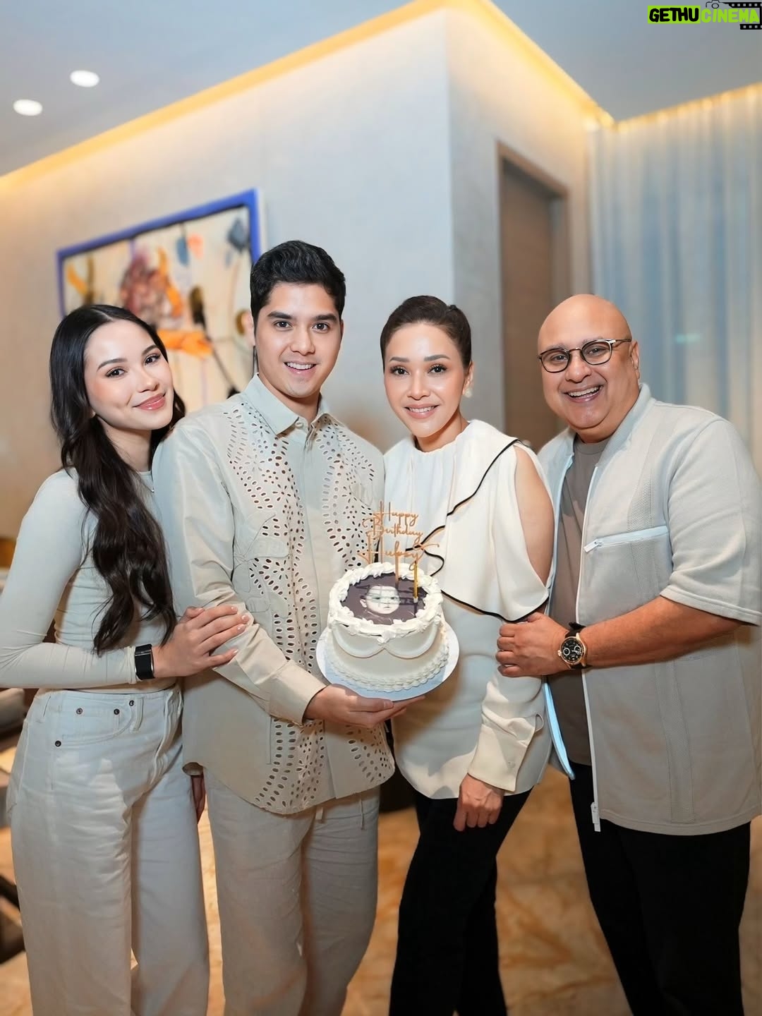 Maia Estianty - 320.1K Likes - Di tengah hiruk pikuk dan kericuhan yang melanda negeri ini, hari ini kami tetap bersyukur atas bertambahnya usia putra tercinta, Al Ghazali @alghazali7 . 

Doa kami untuk AL Ghazali :

Jadikan engkau Al Ghazali selalu dilindungi Allah, tumbuh menjadi pribadi yang bijaksana, penuh kasih, dan mampu membawa kedamaian di manapun berada. Mampu menjadi imam untuk istri, cepat dapat momongan dengan @alyssadaguise , selalu dilimpahi karunia rezeki, kesehatan, kebahagiaan, keberuntungan, kemakmuran, nasib baik, kepandaian, panjang umur….
DIJAUHKAN dari kezaliman, kebodohan, keapesan dan kasus hukum… …Aamiin
Terimakasih yang sudah dengan tulus meng aamiinkan…

Selamat ulang tahun, Nak. Doa kami selalu menyertaimu…

Dan tetap doa untuk Indonesia, jadikan negara kami Indonesia menjadi lebih baik selalu… aamiin..

#maiaestianty #irwanmussry #alghazali #alyssadaguise #ulangtahun #birthdayboy #ultah #semakintuasemakinbahagia

📸 by : @beril_photo