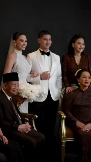 Maia Estianty Instagram - Duh senengnya liatnya…. ❤️❤️❤️❤️
#maiaestianty #keluargamussry #alghazali #alyssadaguise #pernikahan #keluargaharjonosigit #bahagia #semakintuasemakinbahagia