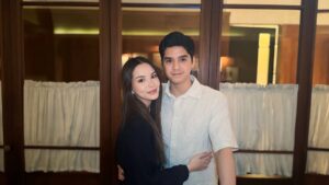 Maia Estianty Instagram - Bismillah, doakan lancar sampai bulan Juni !!!
Dinner intimate ngobrol masa depan berdua…
Membahas tanggal…
Dan plan nya…. ❤️❤️❤️
@alyssadaguise @alghazali7
Doakan ya Guys…
#maiaestianty #irwanmussry #rencanapernikahan #alghazali #alyssadaguise #semakintuasemakinbahagia #akanmenikah