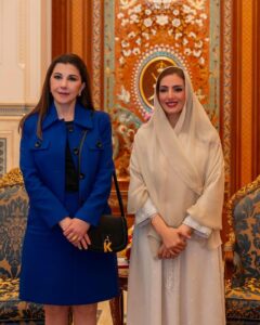 Actress Majida El Roumi HD Photos and Wallpapers June 2025