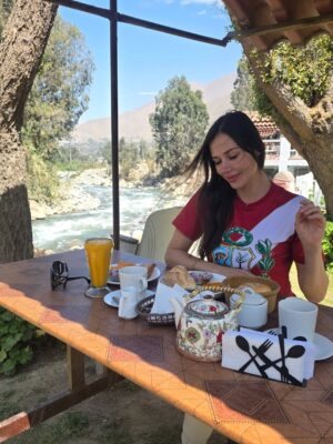 Maju Mantilla Instagram - Fiestas Patrias 🇵🇪
Cada lugar de mi Perú es un tesoro,
cada rincón que visito tiene
algo especial y me deja una
sensación bonita en el corazón ❤️.
Celebremos nuestra historia, costumbres, nuestra diversidad, todo lo que nos une y reconozcamos todo lo que aún nos
falta construir 💪. Un fuerte abrazo.
#28dejulio #fiestaspatrias
#teamoperú