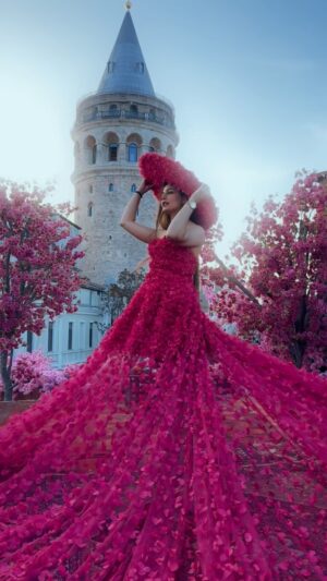 Malika Kaliraman Instagram - In love with this place 🌷……
Thankyou @simurg.photography for this beautiful experience 📸👗