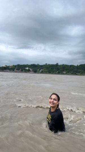Malika Kaliraman Instagram - Pure vibes from Rishikesh 🏔️🥺✨