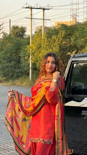 Malika Kaliraman Instagram - This Suit ♥️ @sadabahhar ✨