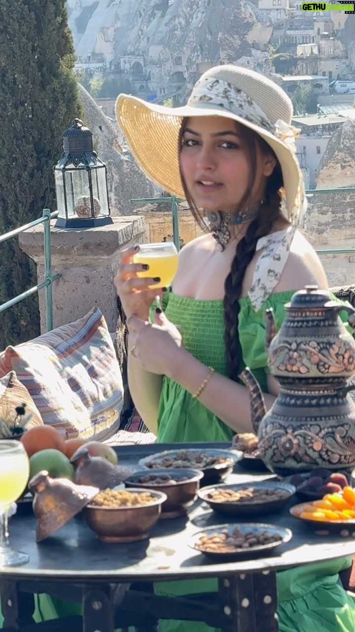 Malika Kaliraman - 129.4K Likes - Dreamy breakfast in Kapadokya 🥞🧇🥪🫐🥭🍅