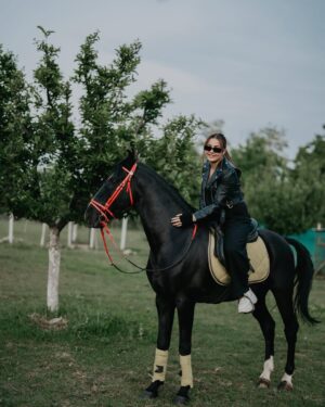 Malika Kaliraman Instagram - Animal purest souls 🏇😍