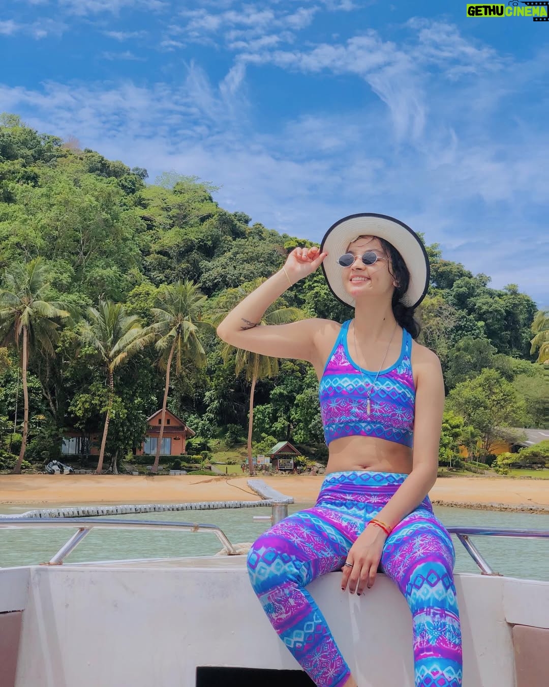 Mamta Acharya - 61.8K Likes - Life is like the ocean,it’s goes up 
  and down💜🥰
.
..
.
.
.
.
.
.
.
.
.
.
.
.
.
.
.
.
.
.
.
.
.
.
.
.
.
.

#instagram #instagood #instamood #beach #love #happy #foryou #mamtaacy