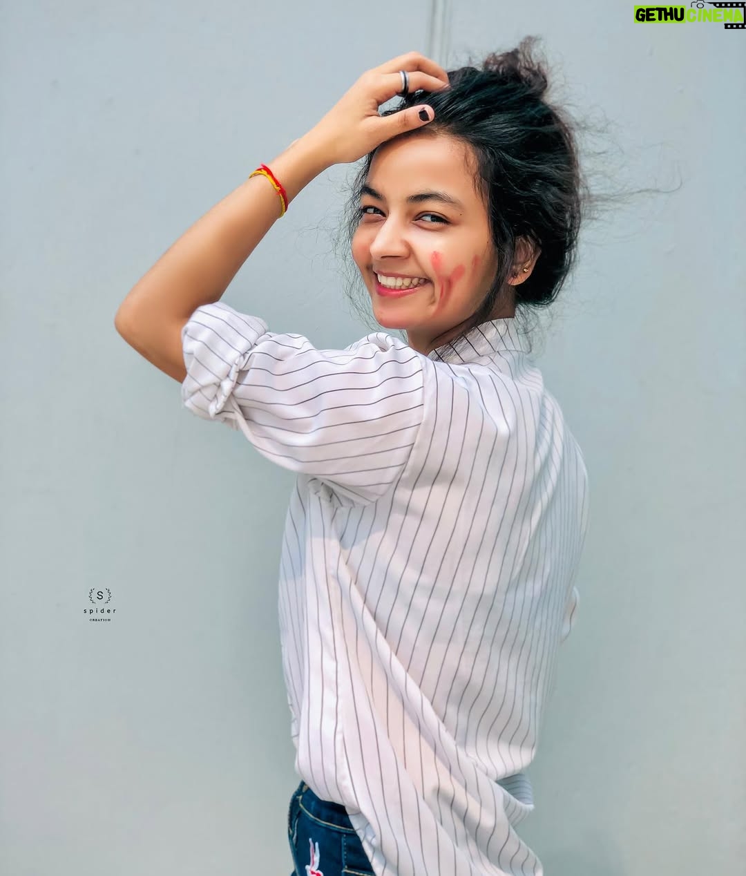 Mamta Acharya - 47.9K Likes - Tune hawa mein bhaang milaya🌈😋
 #happyholi 🌈🤍
..
.
.
.
.
.
.
.
.
.
#instagram #instagood #happy #holi #foryou #mamtaacy
