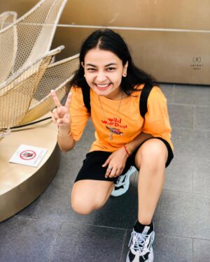 Mamta Acharya Instagram - I am not everyone favorite but cheers 🥂 to those people who
appreciate me🥰💙🧡
..
.
.
.
.
.
.
.
.
.
.
.
.
.
.
.
..
.
.
.
.
.
.
.
.
.
.
#instagram #instagood #instamood #instalike #mamtaacy
#foryou #keepsupporting