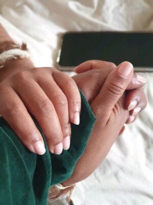 Manaka Ranaka Instagram - Hands of a HEALER being healed!!
@dineoranaka AKA Gog'Somahash
👏🏾👏🏾
🕯
🙏🏾