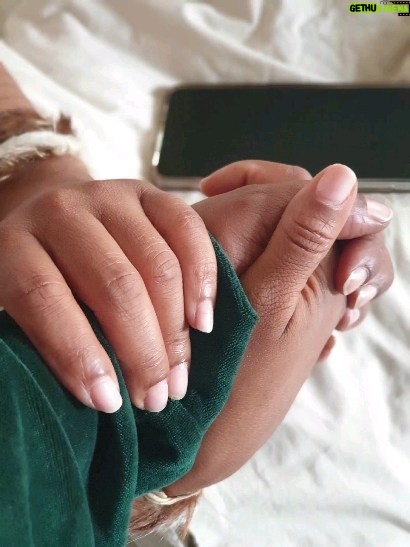 Manaka Ranaka - 11.1K Likes - Hands of a HEALER being healed!!

@dineoranaka AKA Gog'Somahash

👏🏾👏🏾

🕯

🙏🏾