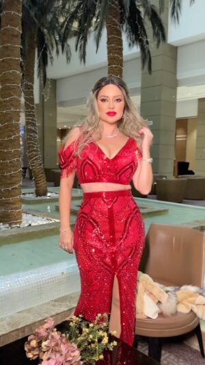 Manel Amara Instagram - ليس كل من قال لك أحبّك … تصدّق كلامه♥️ فليس كل من يحب البحر يشرب مائه😎
Mua and dress @najla_violette
📸 Mahdi
@radissontunis