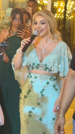 Manel Amara Instagram - جوّنا نار 🔥
Mise en beauté @ahlem_and_doora_glam 💋💄
Dress @jajjacouture 👗