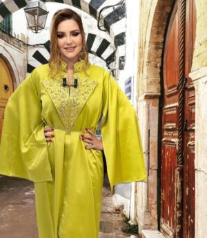 Manel Amara Instagram - صحّة شريبتكم 🥰
شقولكم فالlook
Mise en beauté by @ahlem_and_doora_glam ♥️
Habillée by @saraya_couture_hekma 💋