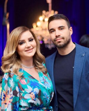 Manel Amara Instagram - لولة والا الثانية ؟ ♥️
@ch_lac2
@najla_violette
📸 @selim.sadraoui