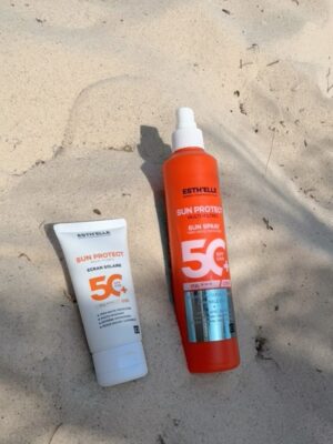 Manel Amara Instagram - بقيّة الaction
فالتصويرة الثالثة 😎
My summer with @esthellepharma 💋
Je bronze en sécurité ☀️✅