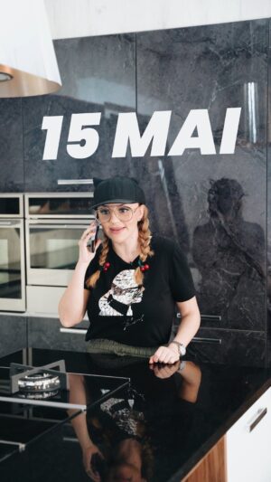 Manel Amara Instagram - 🌟 𝐌𝐚𝐧𝐞𝐥 𝐀𝐦𝐚𝐫𝐚 𝐯𝐨𝐮𝐬 𝐢𝐧𝐯𝐢𝐭𝐞 𝐚̀ 𝐜𝐞́𝐥𝐞́𝐛𝐫𝐞𝐫 𝐥𝐞𝐬 𝟏𝟒 𝐚𝐧𝐬 𝐝'𝐈𝐝𝐞𝐚𝐥 𝐂𝐮𝐢𝐬𝐢𝐧𝐞 ⵑ
Rendez-vous le 15 mai dans notre showroom à Charguia pour vivre ensemble un moment unique, entre passion, design et convivialité. 🎉
📅 15 Mai
🕐 17h
📍 Charguia, Tunis
Ne manquez pas cette fête pleine de surprises...
𝓞𝓷 𝓿𝓸𝓾𝓼 𝓪𝓽𝓽𝓮𝓷𝓭 𝓷𝓸𝓶𝓫𝓻𝓮𝓾𝔁 .ᐟ ✨
Charguia : 71805915
Zahra : 98789048
Mourouj : 98789046
Raoued : 58307041
Bardo : 98927898
Djerba : 75657319
#IdealCuisine #dressing #cuisine #fabricationsurmesure #moisdesfetes #anniversaire #manelamara