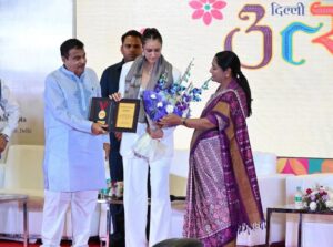 Manika Batra Instagram - Truly honoured to be felicitated by Navbharat Times in the presence of Honāble Shri Nitin Gadkari ji, Honāble CM Smt. Rekha Gupta ji, and other esteemed dignitaries. This recognition belongs to every young athlete chasing a dream. Proud to be part of Indiaās sporting journey. Jai Hind ššš»š®š³