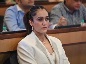 Manika Batra Instagram - Truly honoured to be felicitated by Navbharat Times in the presence of Honāble Shri Nitin Gadkari ji, Honāble CM Smt. Rekha Gupta ji, and other esteemed dignitaries. This recognition belongs to every young athlete chasing a dream. Proud to be part of Indiaās sporting journey. Jai Hind ššš»š®š³