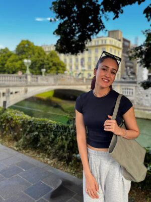 Manika Batra Instagram - šš»āāļø