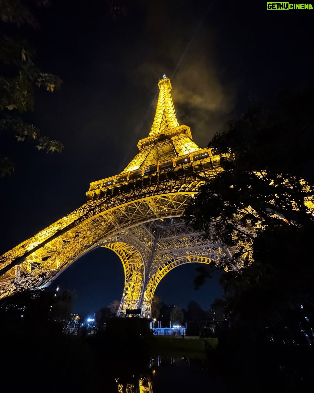 Manika Batra - 77.2K Likes - A piece of my heart will always belong to you, Paris. Here’s to endless magic in 2025. ✨🖤 Happy new year 🤗