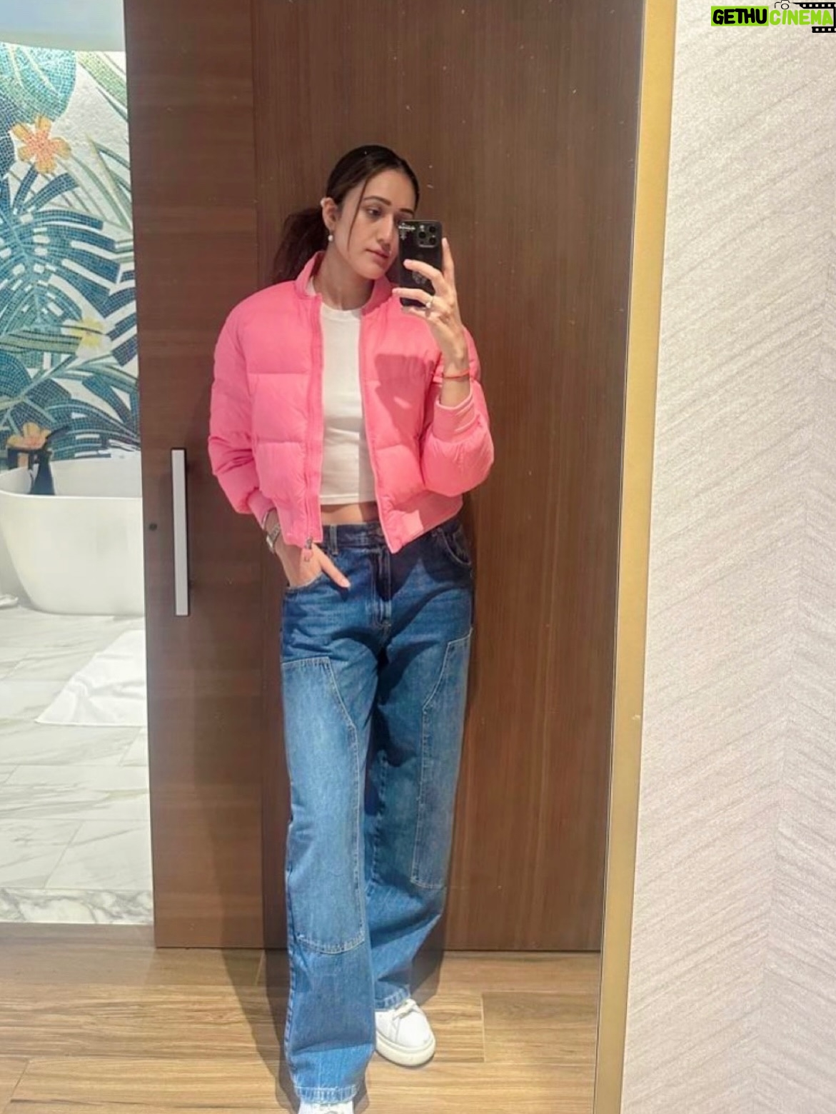 Manika Batra - 66K Likes - Aura glowing , energy flowing ⋆˙⟡