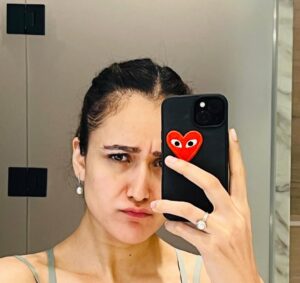 Manika Batra Instagram - Mirror said āyou cute,ā so here we are šš»āāļøš