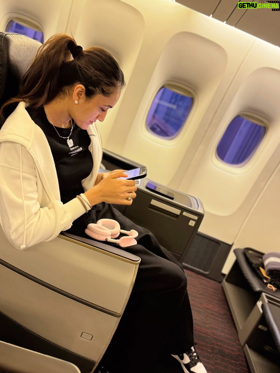 Manika Batra - 66K Likes - Aura glowing , energy flowing ⋆˙⟡