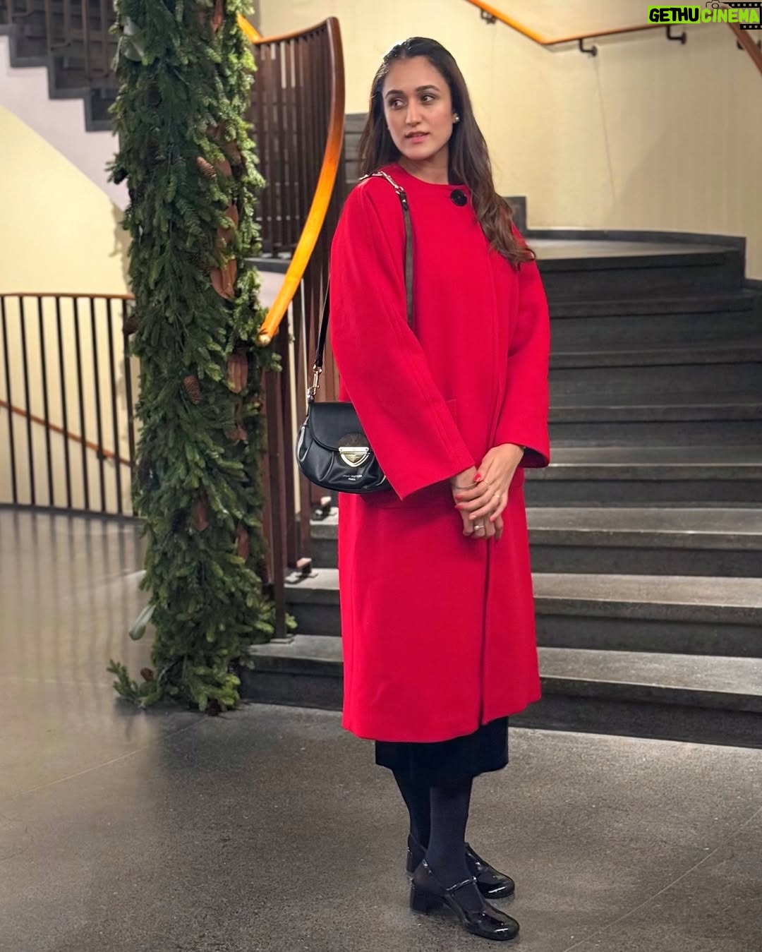 Manika Batra - 50.6K Likes - Merry Xmas 🎄 ✨🪅