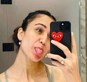 Manika Batra Instagram - Mirror said āyou cute,ā so here we are šš»āāļøš