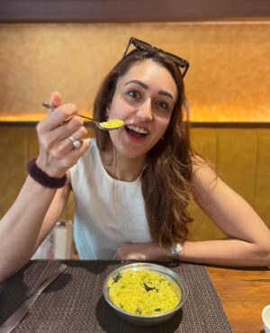 Manika Batra Instagram - Yo bro who got you smiling like that ?
Me - Poha šš»āāļøš¤¤