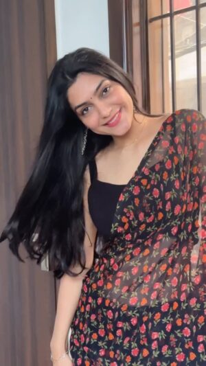 Manisha Sati Instagram - Peelings 🥳💃

#transition #pushpa2 #peelings #manishasati #reels
