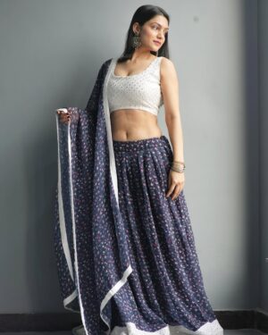 Manisha Sati Instagram - Tujhpe hi nazar Katil 🫣
👗- @bhargavi_creation2
#manishasati