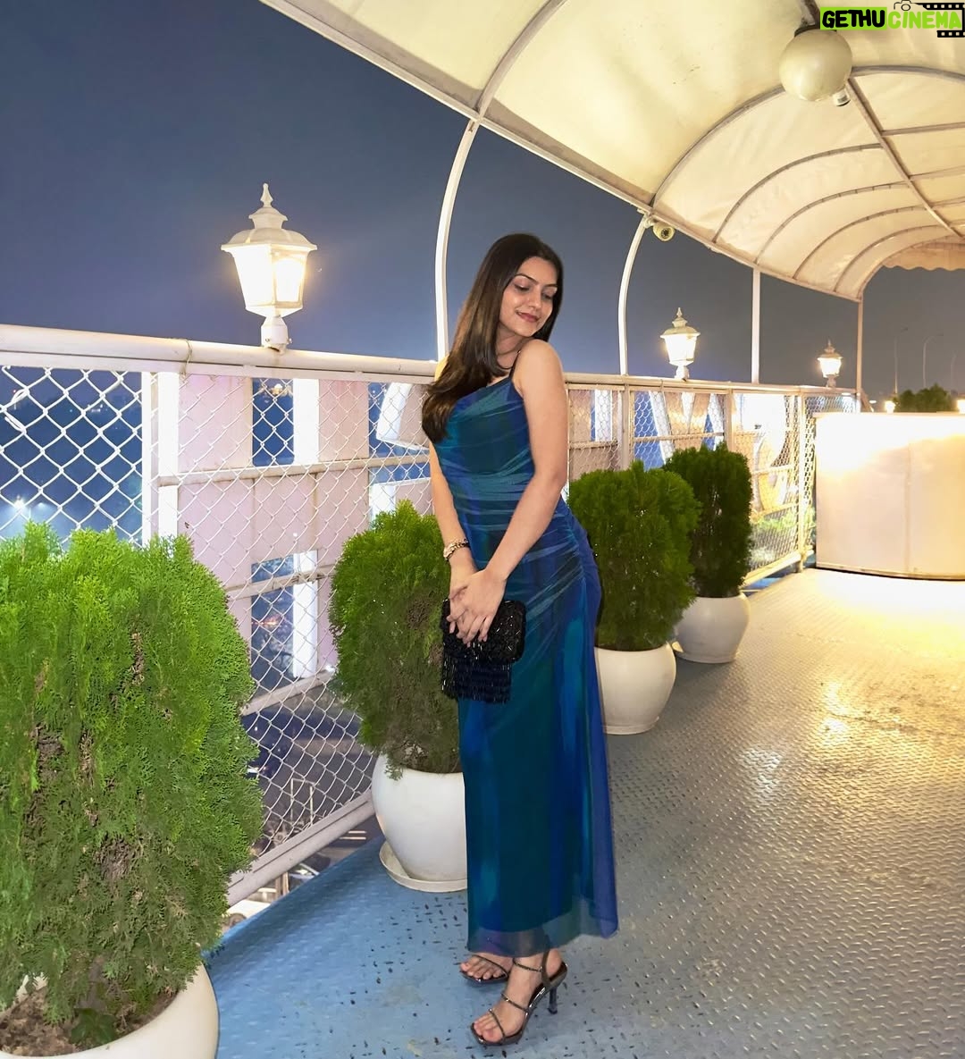 Manisha Sati - 25K Likes - Stop & Stare 💙

#manishasati