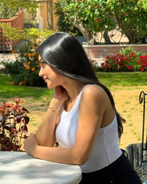 Manisha Sati Instagram - Summer days 🌞🍀