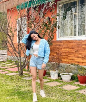 Manisha Sati Instagram - “Sunshine and smiles, that’s my recipe for a happy day ☀️🌻
#manishasati