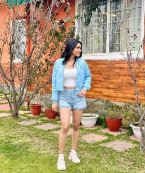 Manisha Sati Instagram - “Sunshine and smiles, that’s my recipe for a happy day ☀️🌻
#manishasati